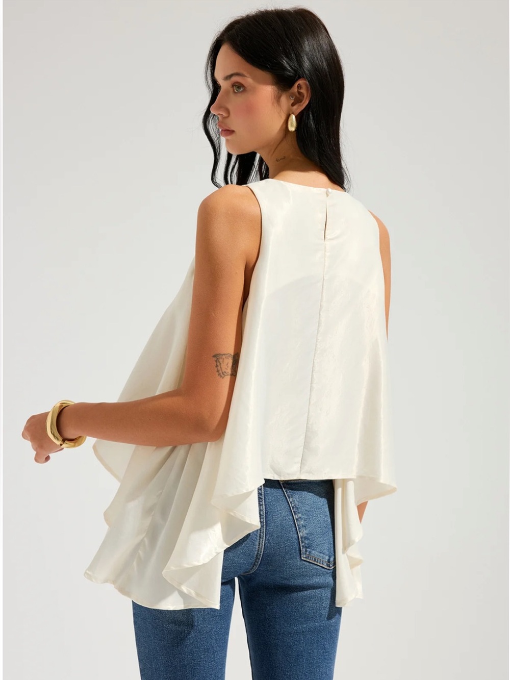 NWT Commense Sleeveless Flowy Asymmetric Ruffled Blouse